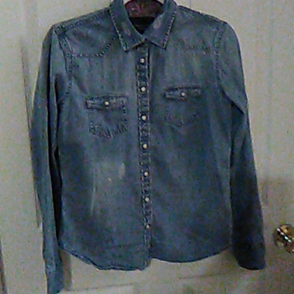Aeo distressed denim shirt